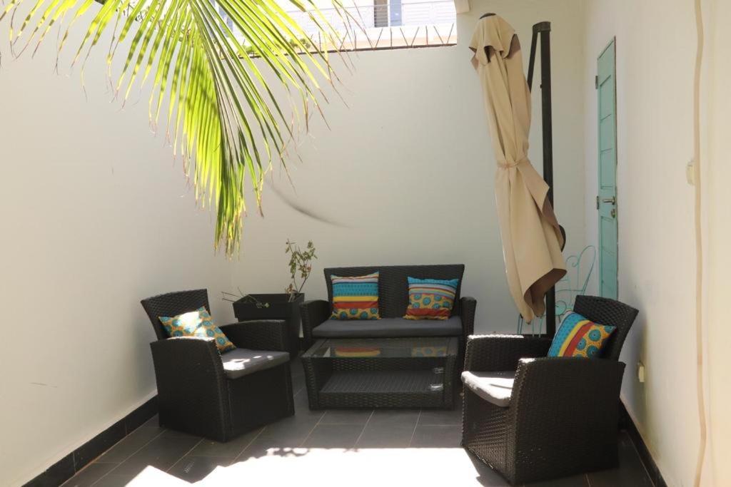 טובב דיאלו Residence Marie France Mendy מראה חיצוני תמונה