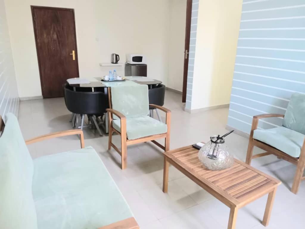 טובב דיאלו Residence Marie France Mendy מראה חיצוני תמונה