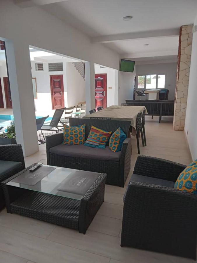 טובב דיאלו Residence Marie France Mendy מראה חיצוני תמונה