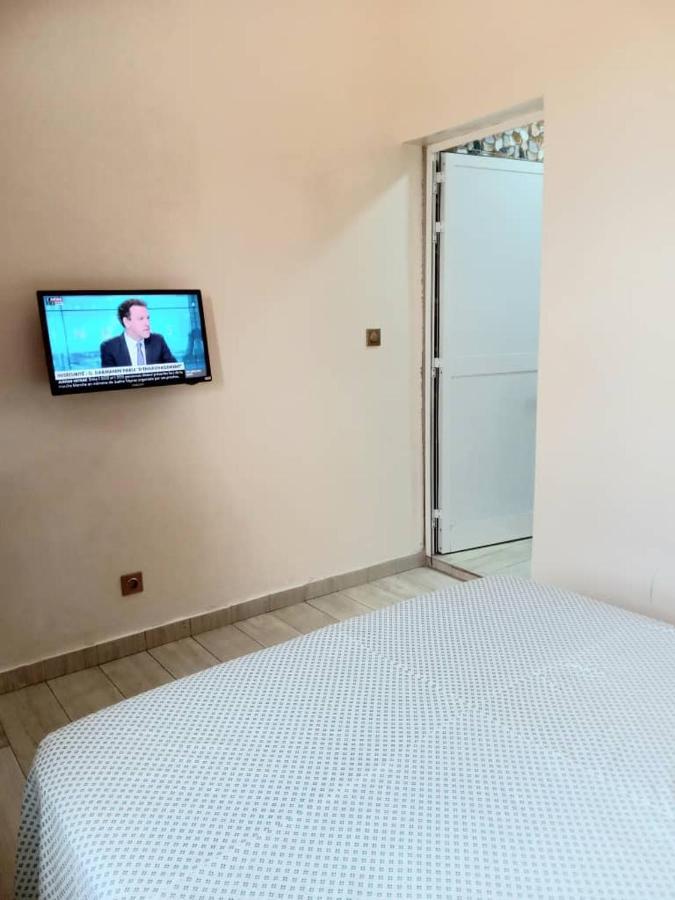 טובב דיאלו Residence Marie France Mendy מראה חיצוני תמונה